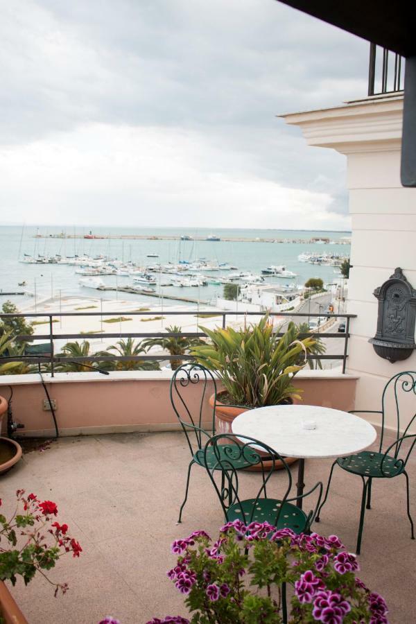 La Dolce Vista - B&B Di Charme Манфредония Экстерьер фото